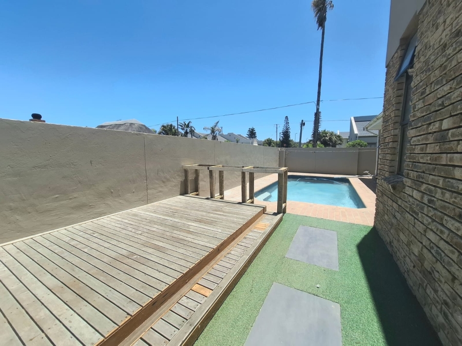 6 Bedroom Property for Sale in Gonubie Eastern Cape